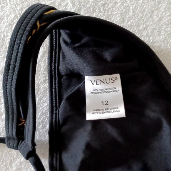 VENUS Golden Links Bikini Set, size 12. - Picture 12 of 16